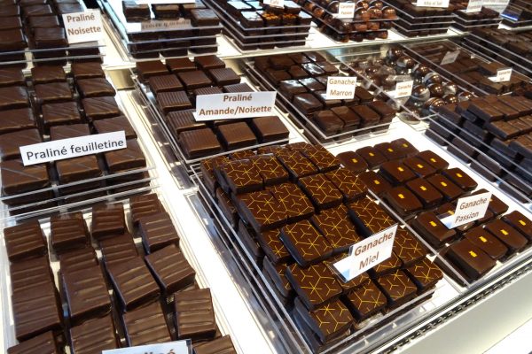 Au carré croquant chocolaterie chemins de saint jacques de compostelle le puy en velay cluny genève lyon conques (5)