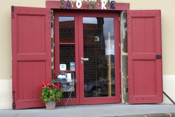 Savonnerie de Polignac chemins de saint jacques de compostelle cluny lyon Le puy en velay (2)