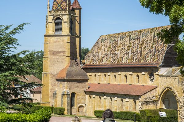 Auvergne-Rhône-Alpes - Loire - Le chemin de Compostelle de Cluny au Puy-en-Velay - Dans le Roannais, l'abbaye de La Bénisson-Dieu-7
