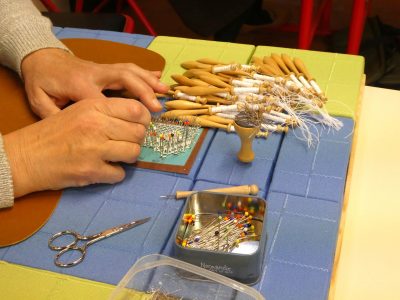 centre-denseignement-de-la-dentelle-du-Puy-en-Velay-Attractivite-11-400x300