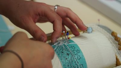 centre-denseignement-de-la-dentelle-du-Puy-en-Velay-Attractivite-4-400x225